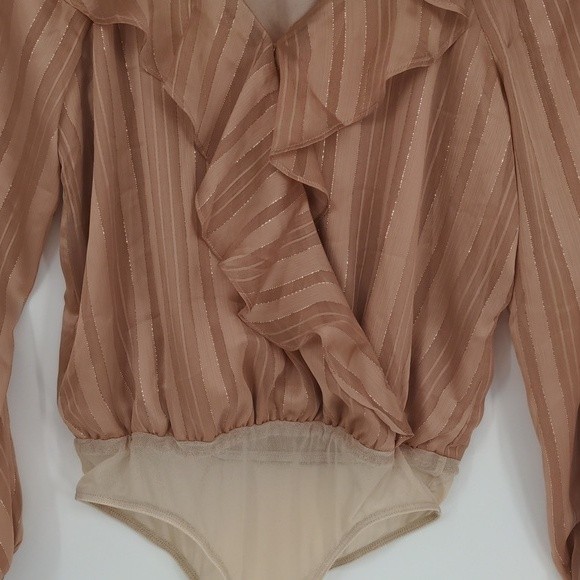 Lush Women's Bodysuit‎ Size Small Rose Gold Long Sleeve Ruffle Faux Wrap V Neck - Picture 4 of 16